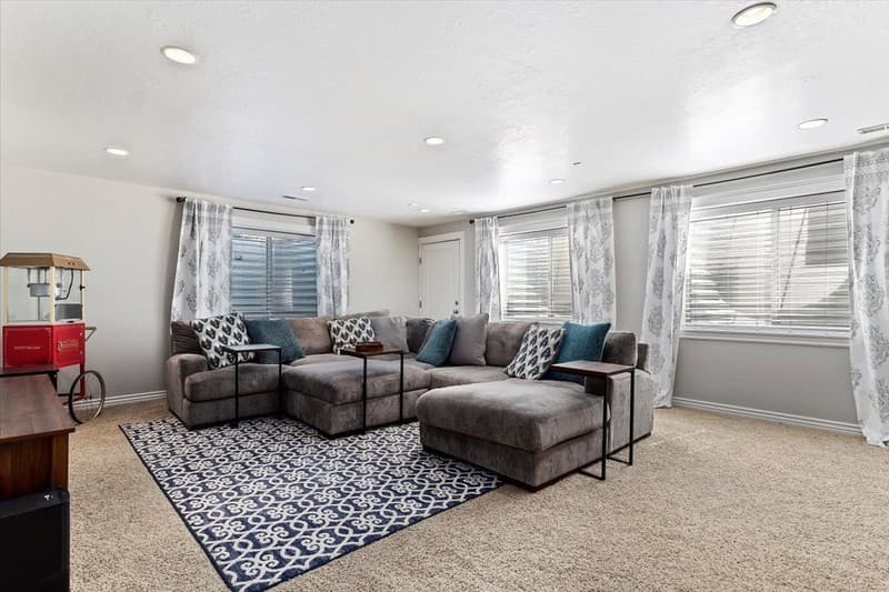 Kaysville House: 739 S Kays Dr