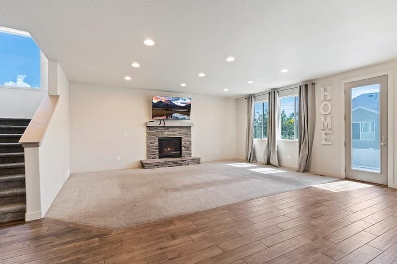Syracuse House: 1549 W 650 S