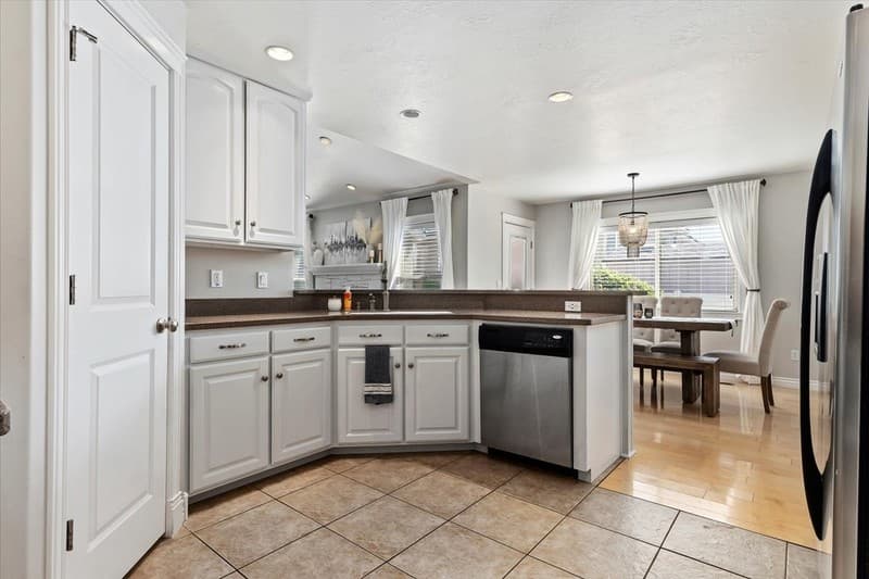 Kaysville House: 739 S Kays Dr