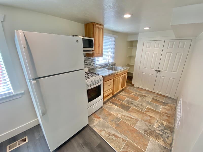 Orem Apartment: 304 E 950 S