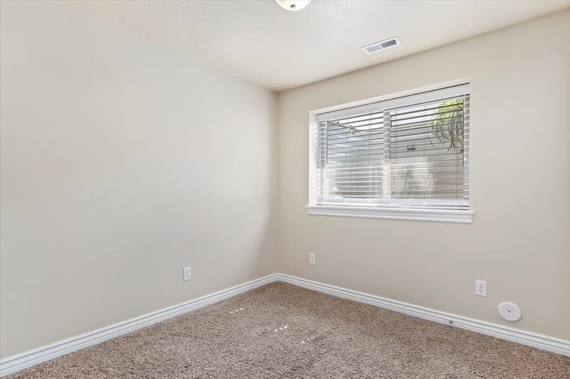 Kaysville House: 739 S Kays Dr