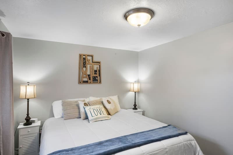 Kaysville Multiplex: 837 Crimson Ln