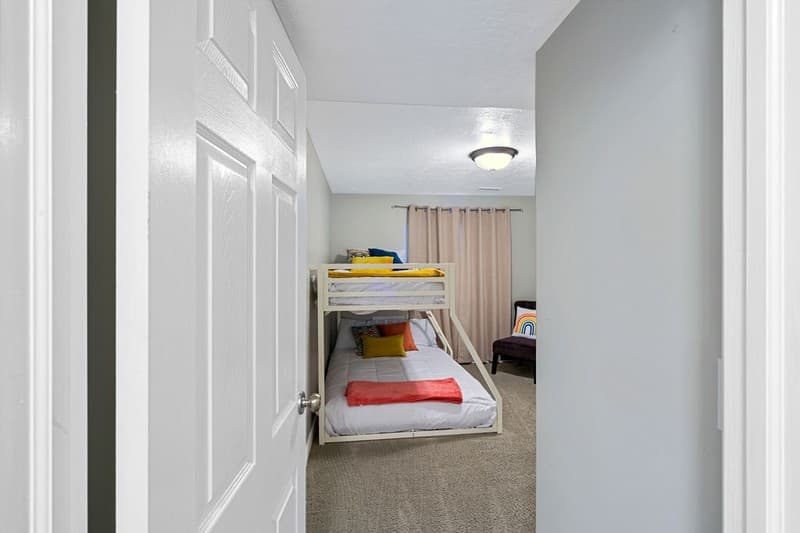 Kaysville Multiplex: 837 Crimson Ln