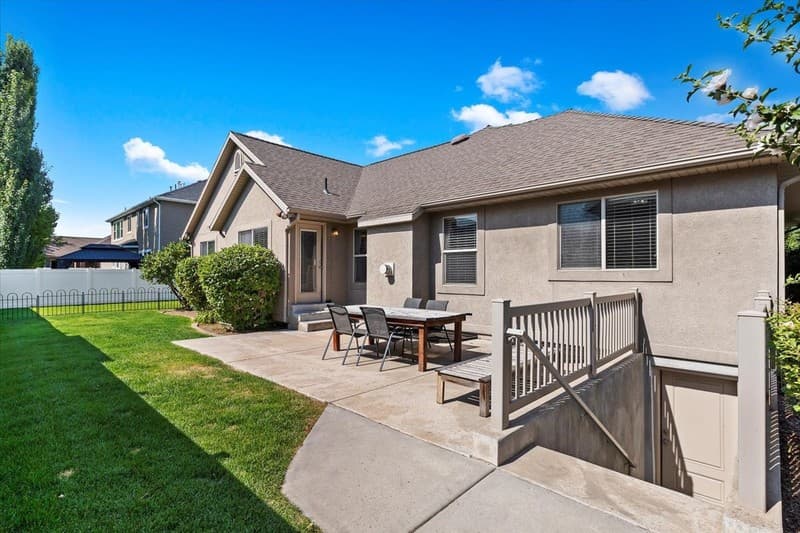 Kaysville House: 739 S Kays Dr