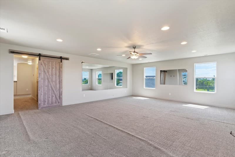Syracuse House: 1549 W 650 S