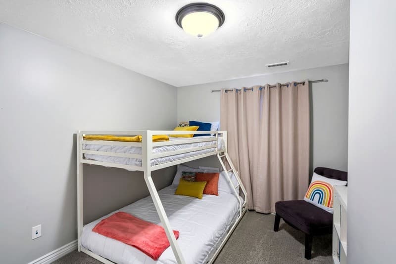 Kaysville Multiplex: 837 Crimson Ln