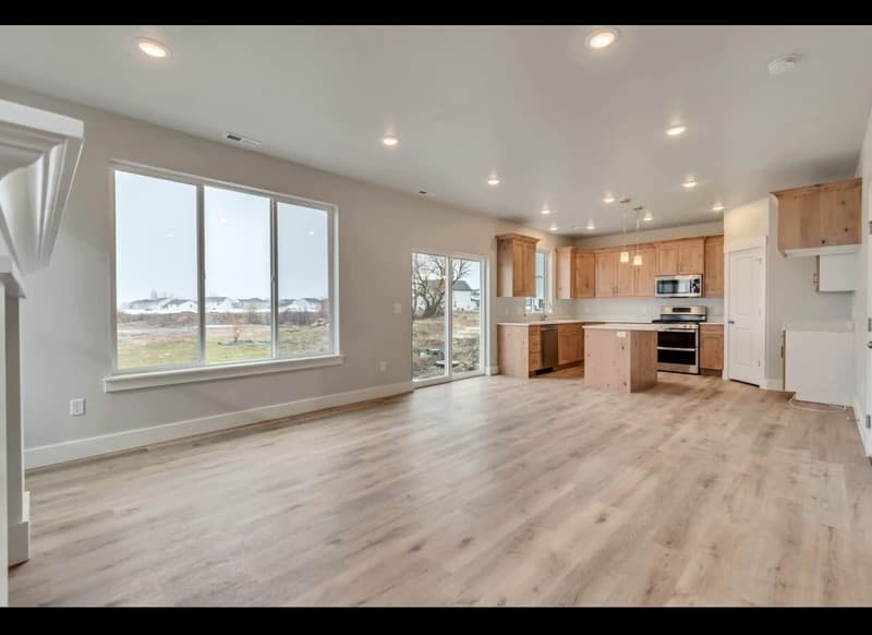 Logan House: 1579 W 2100 S