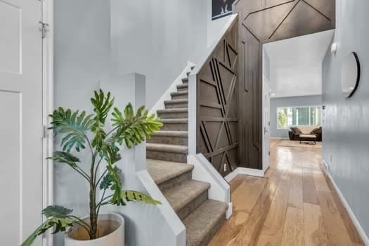 Riverton House: 585 W Life Dr