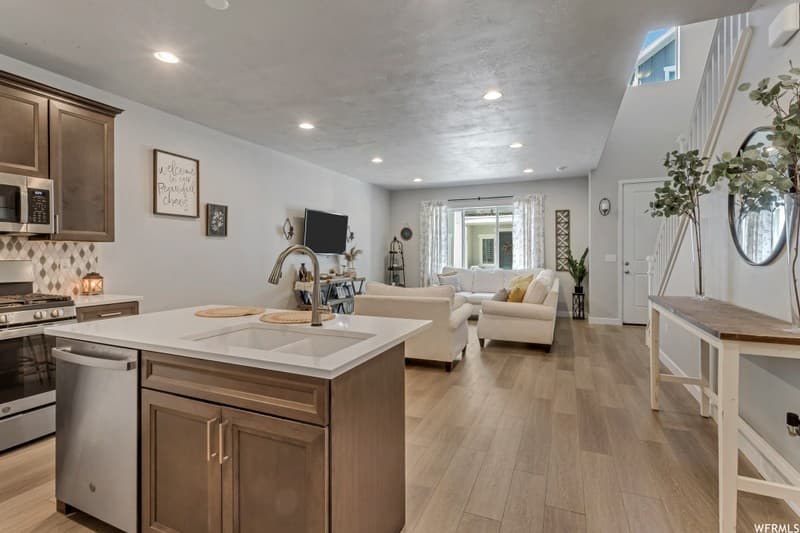 Riverton Single Room: 15030 S Wild Horse Way