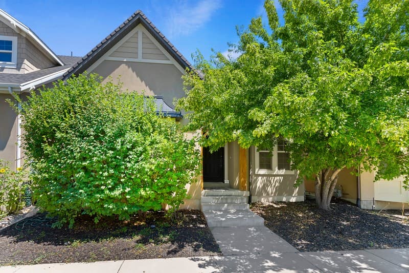 South Jordan House: 10213 S Sacramento Way