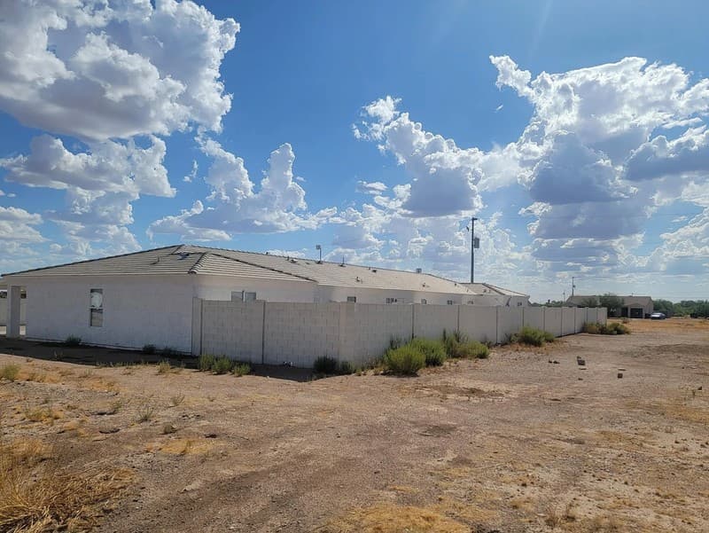 Eloy Apartment: 3940 N Kioha Dr