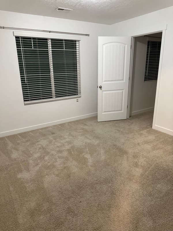Saratoga Springs House: 354 E Black Creek Ln