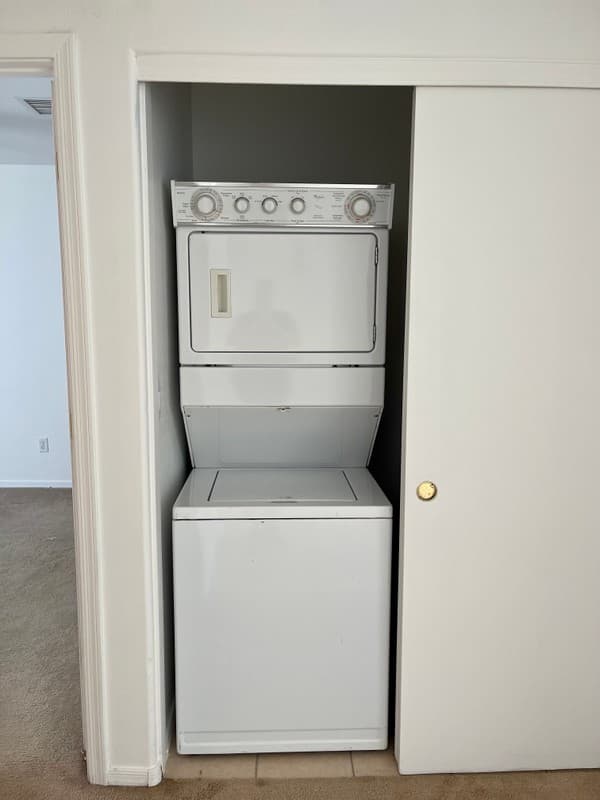 Eloy Apartment: 3940 N Kioha Dr