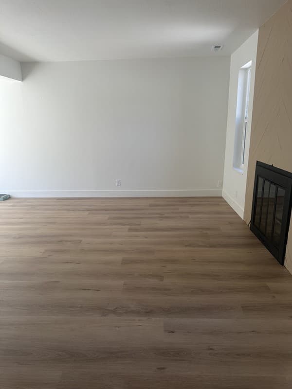 Sandy House: 2704 E Creek Rd