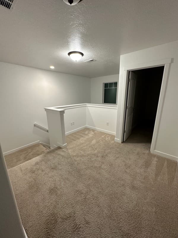 Saratoga Springs House: 354 E Black Creek Ln