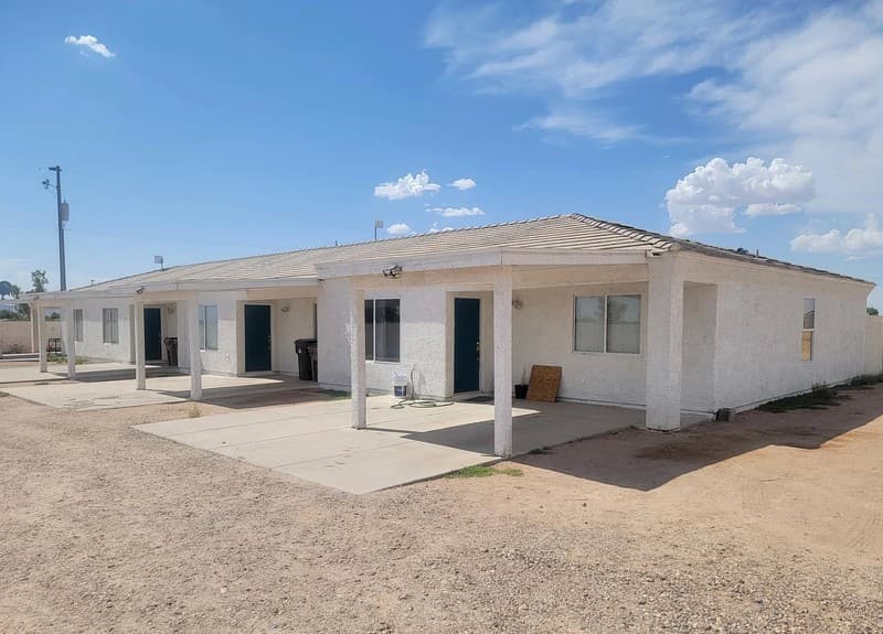 Eloy Apartment: 3940 N Kioha Dr