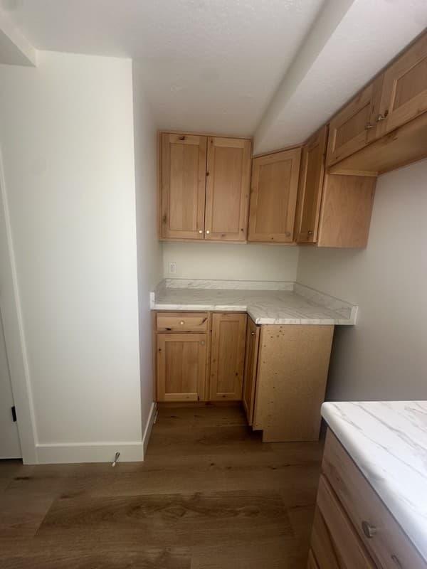 Sandy House: 2704 E Creek Rd