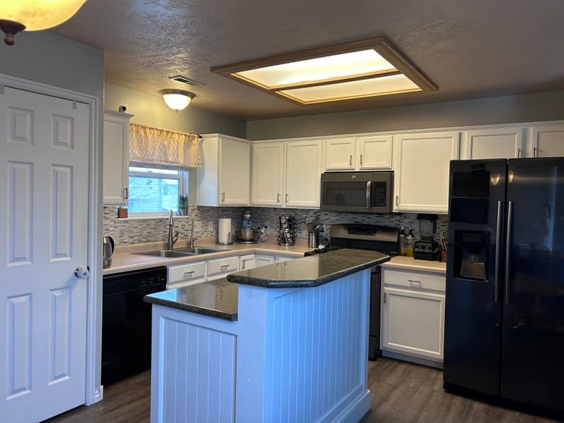 Eagle Mountain House: 1874 E Cedar St
