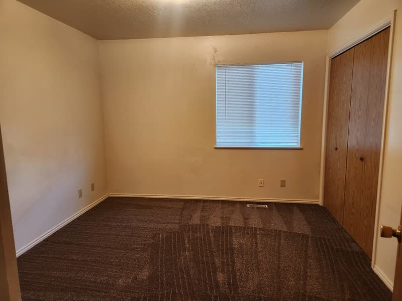 Logan Apartment: 371 E 1225 N