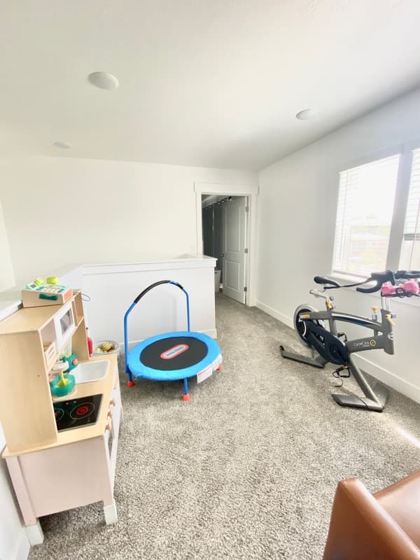 Logan Townhome: 1268 W 1900 S