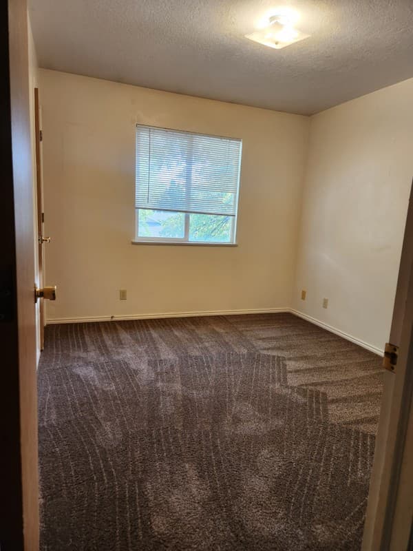 Logan Apartment: 371 E 1225 N
