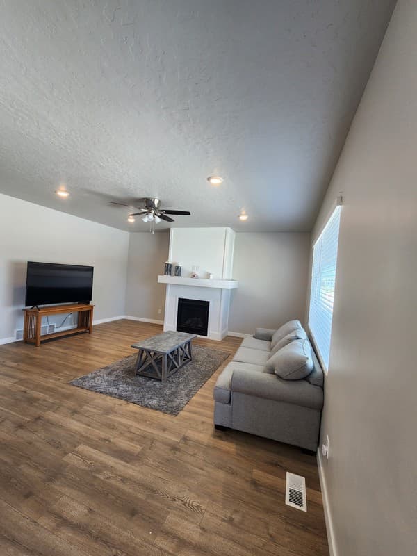 Syracuse House: 4186 W 800 S