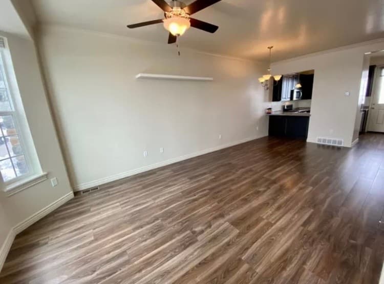 Salem Townhome: 683 N 150 E