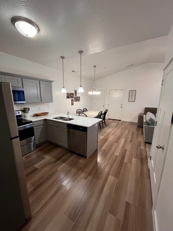 Vineyard Condo: 791 N 380 W