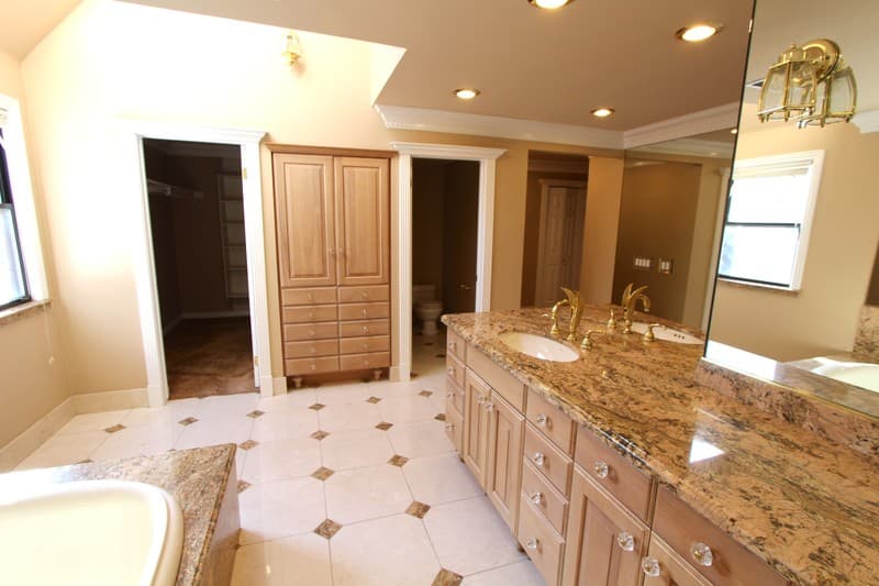 Sandy House: 3333 E Deer Hollow Dr