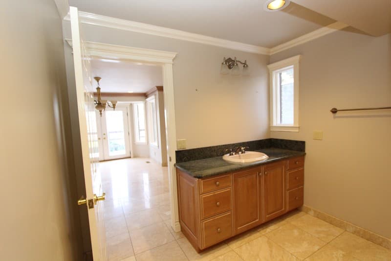 Sandy House: 3333 E Deer Hollow Dr