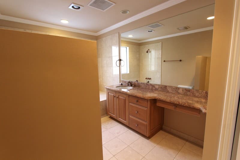 Sandy House: 3333 E Deer Hollow Dr