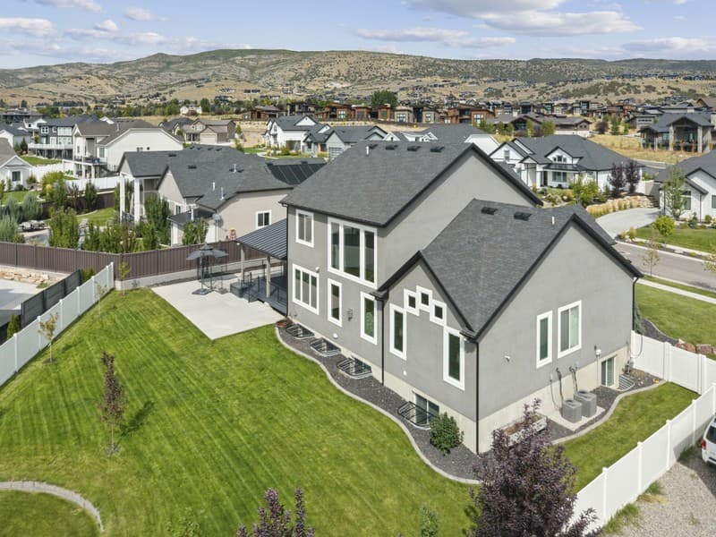 Heber City House: 707 N 1490 E