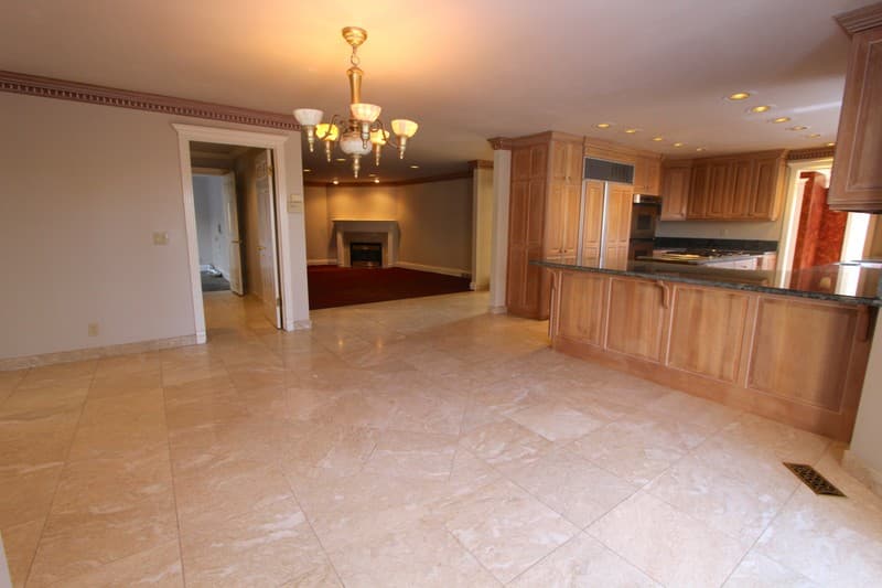 Sandy House: 3333 E Deer Hollow Dr
