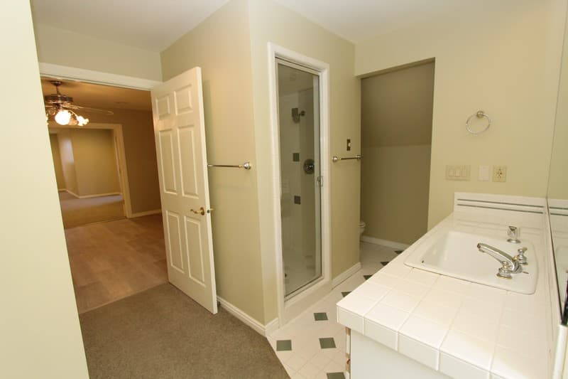 Sandy House: 3333 E Deer Hollow Dr