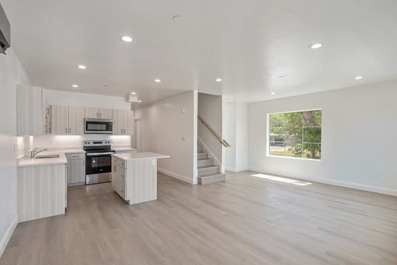 Salt Lake City Townhome: 321 E 2100 S