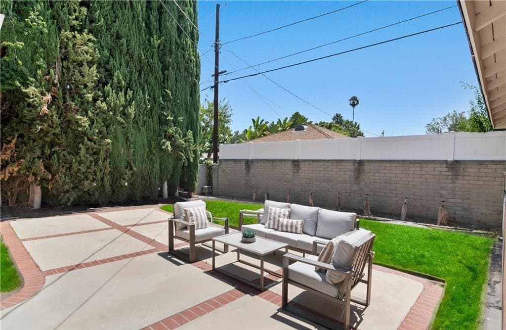 Encino House: 16828 Margate St.