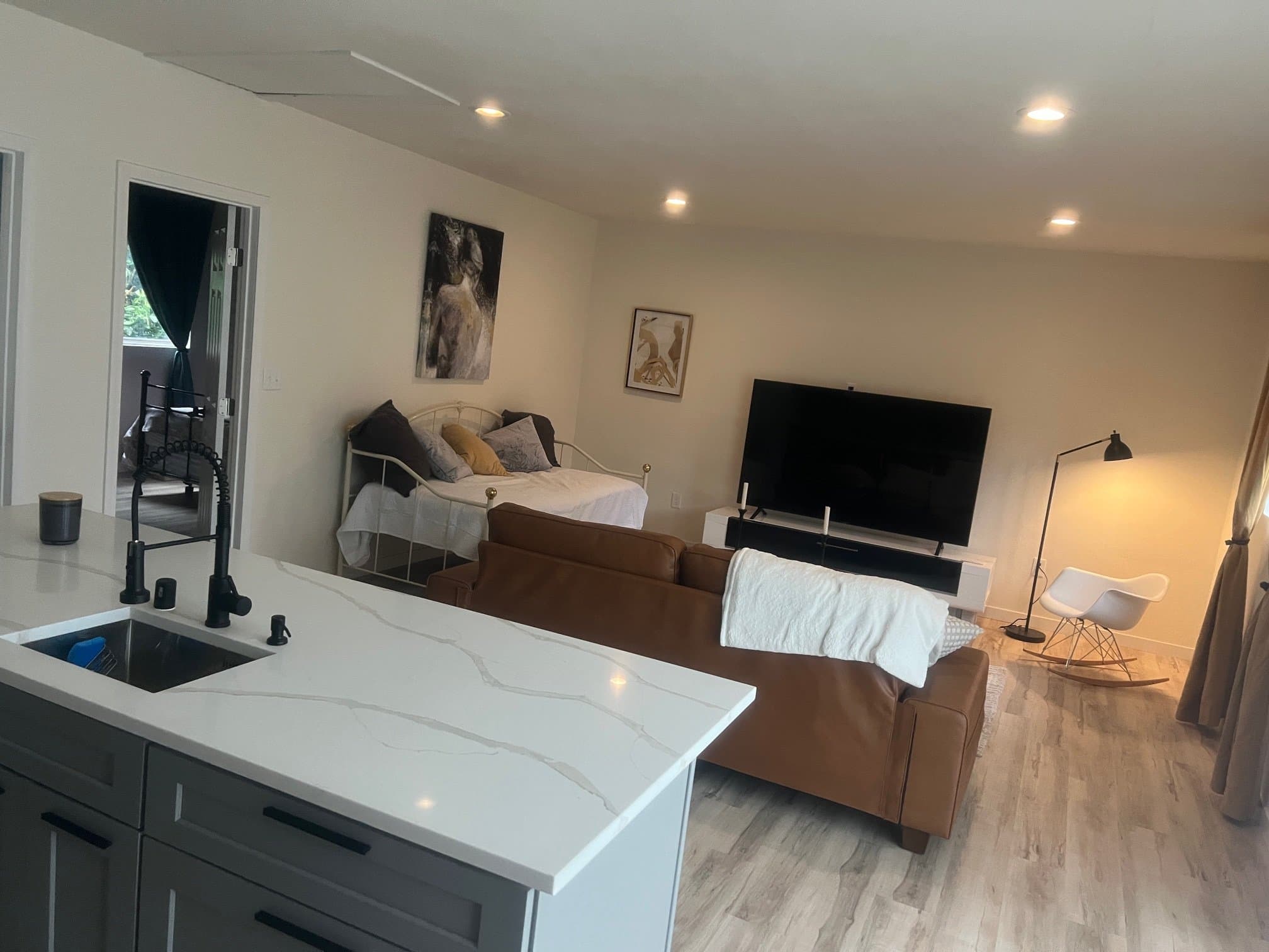 SeaTac House: 14035 28th Ave S
