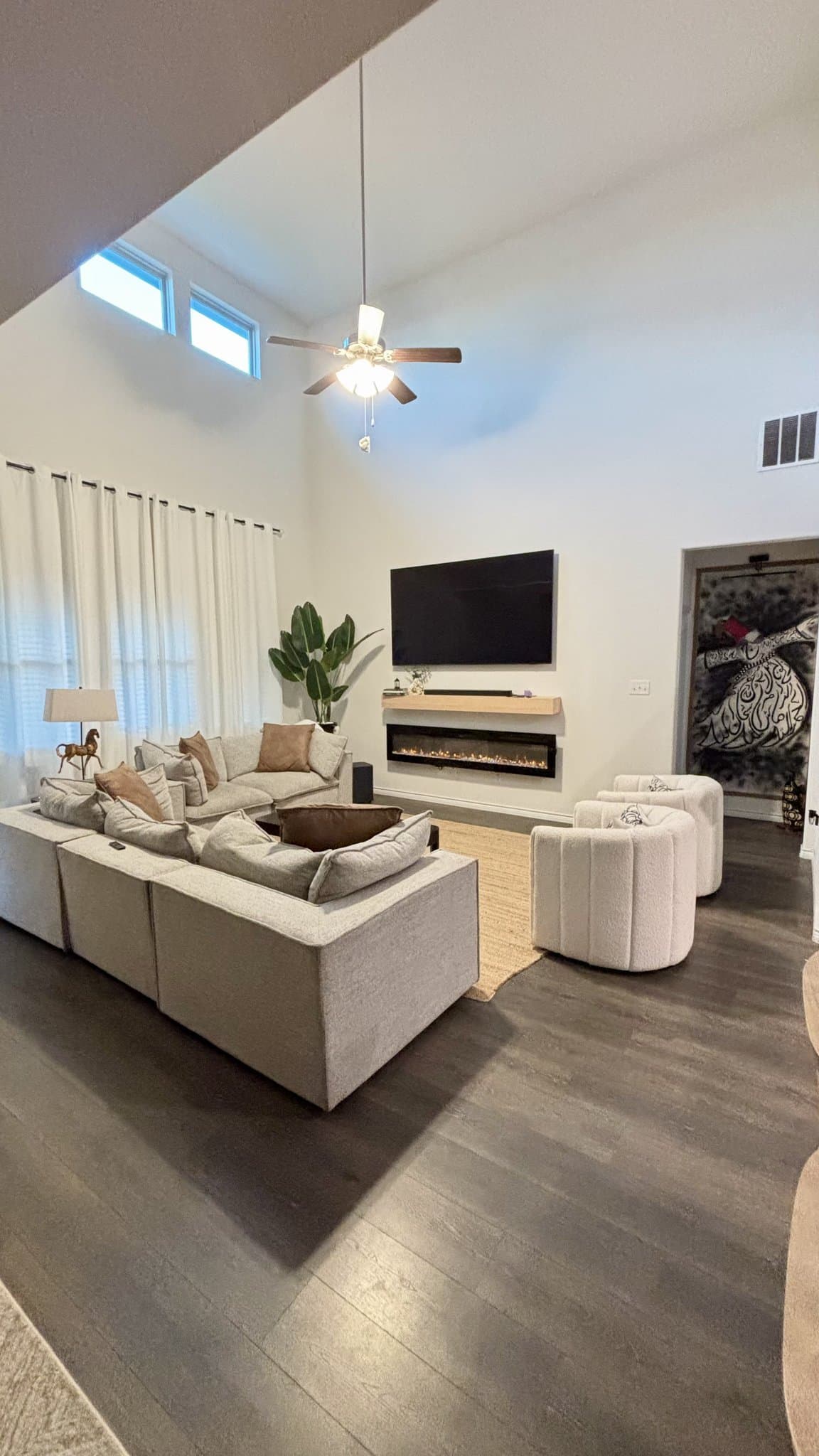 Princeton House: 901 Goldenrod Ln