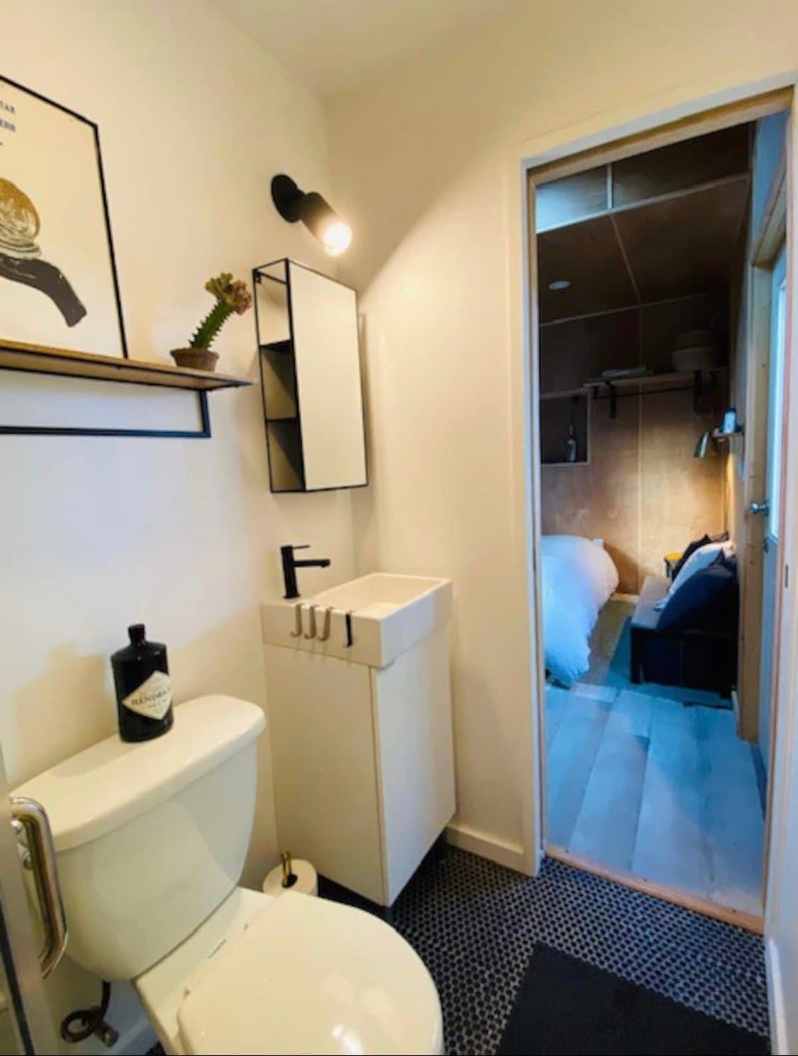 Vallejo Single Room: 51 Carroll St