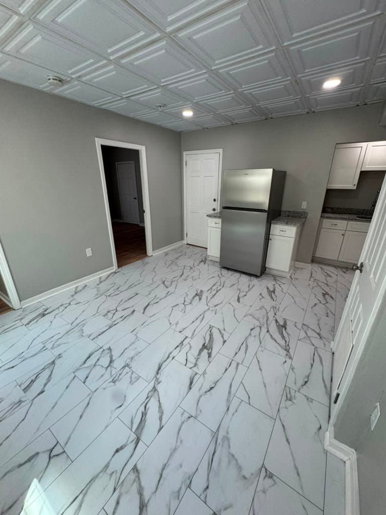 Fall River Apartment: 321 Union St, Unit 3S