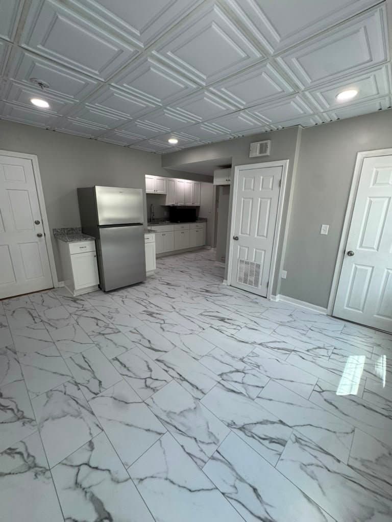 Fall River Apartment: 321 Union St, Unit 3S