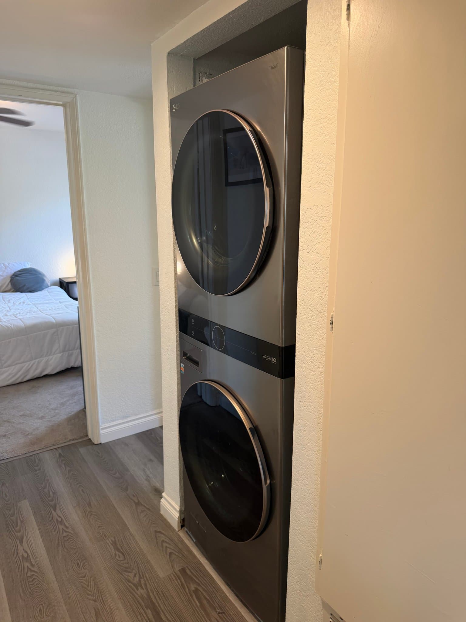Oceanside Single Room: 5070 Via Manos Unit B, Oceanside 92057, CA