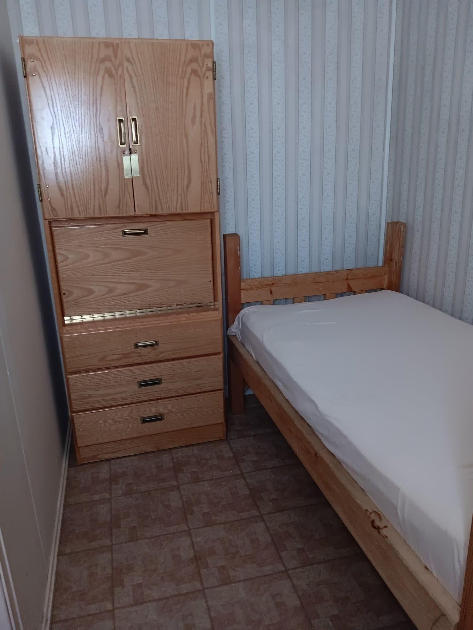 El Paso Single Room: 1009 N Florence