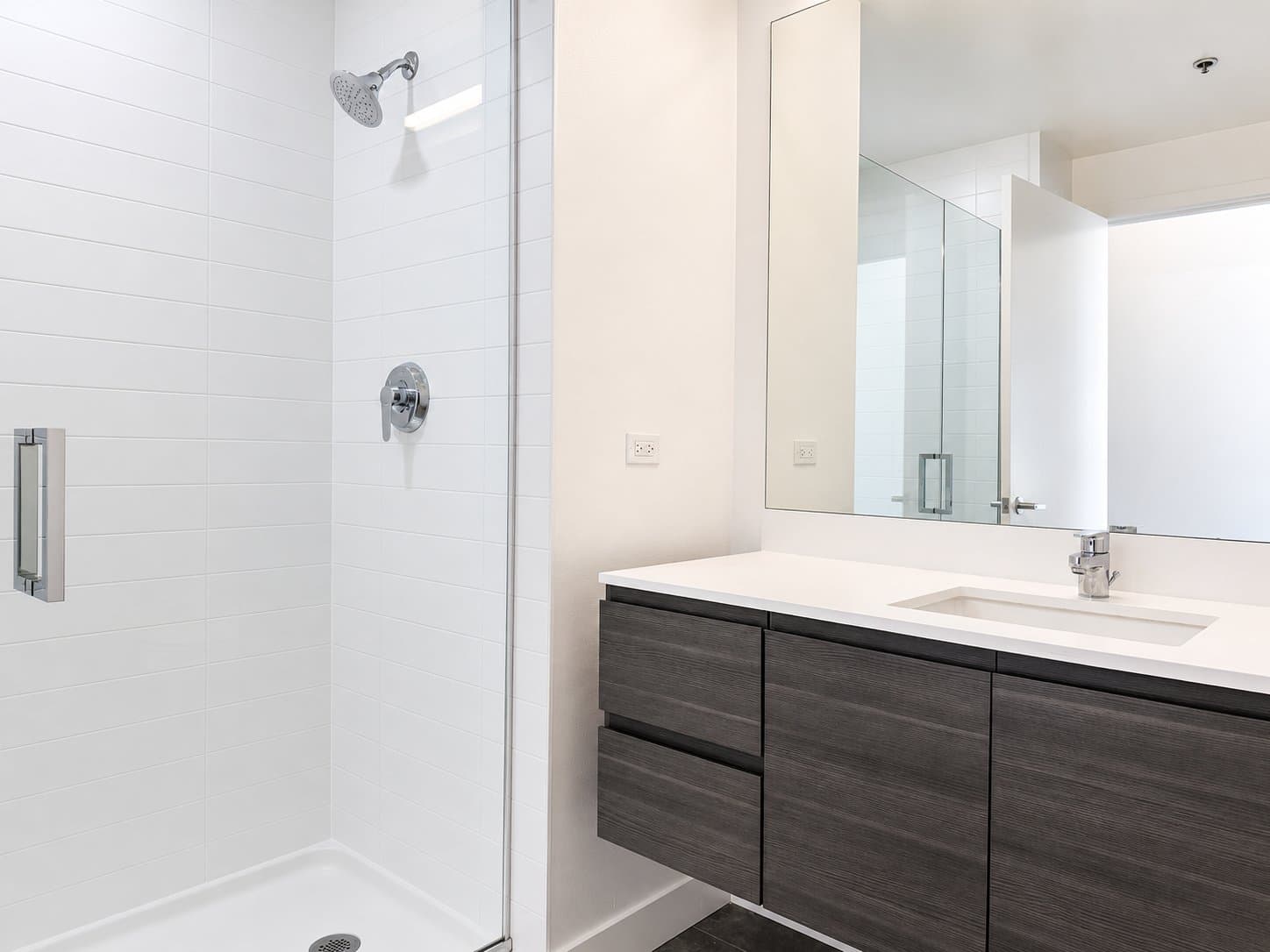 Chicago Condo: 215 W Hubbard Street
