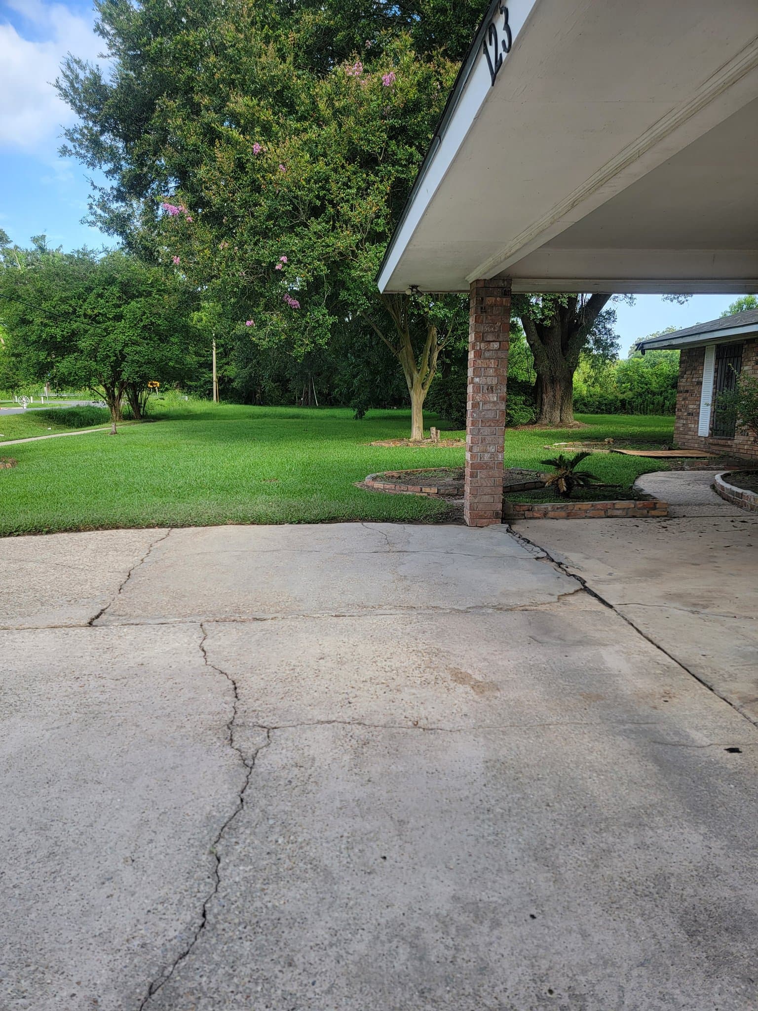 Baton Rouge Single Room: 123 Elmer Avenue