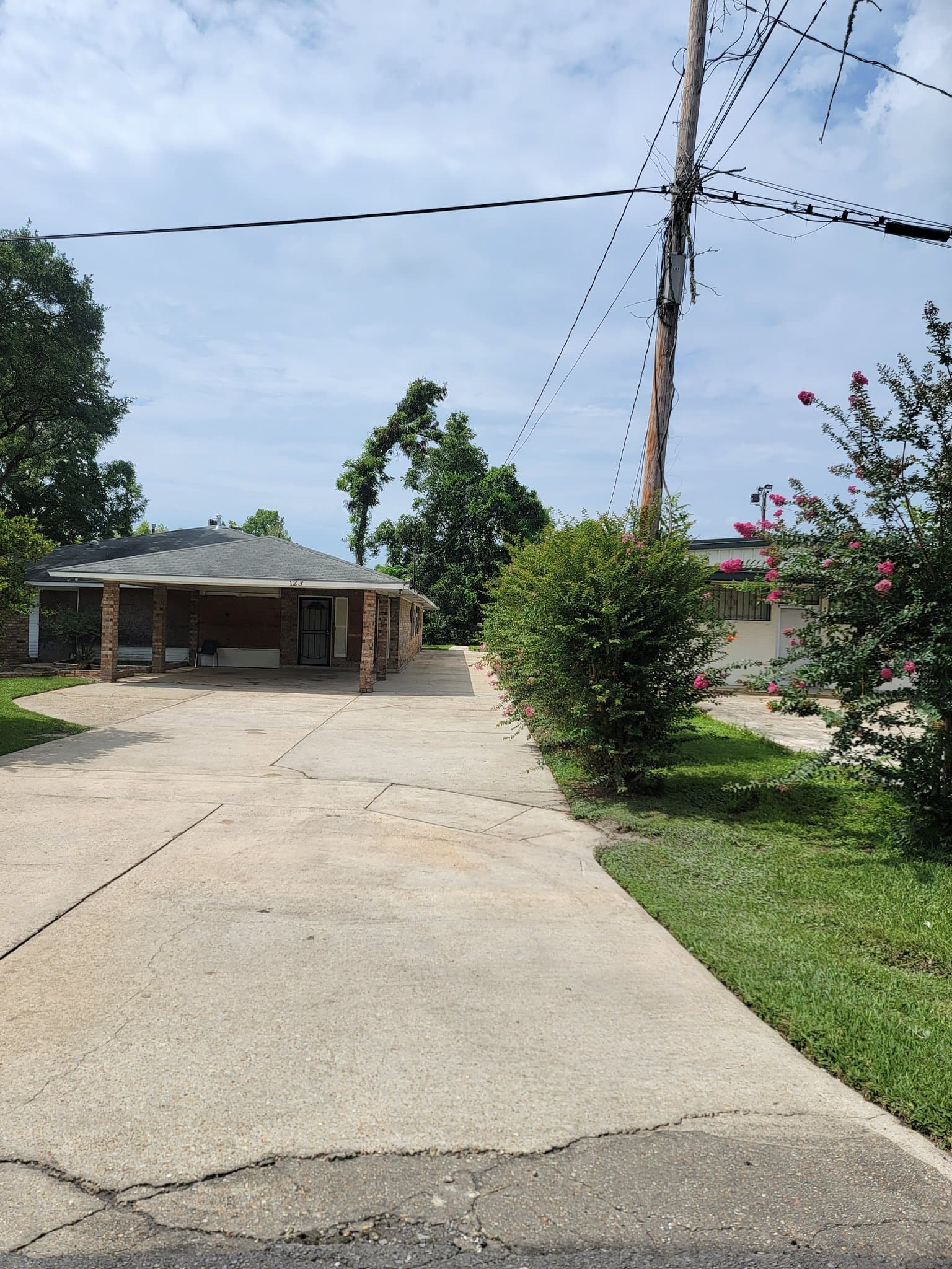 Baton Rouge Single Room: 123 Elmer Avenue