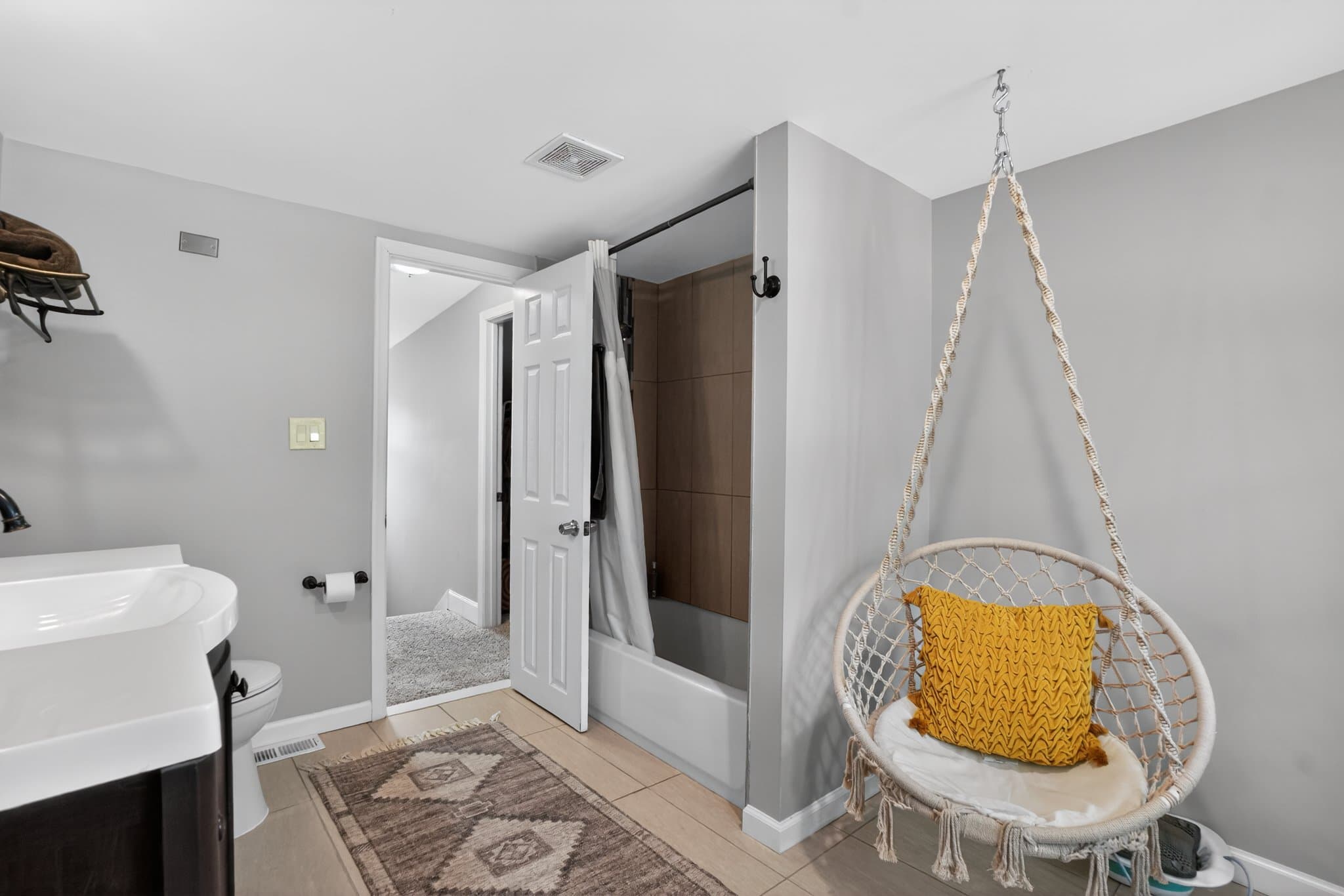 MOUNT RAINIER House: 3615 Eastern Avenue