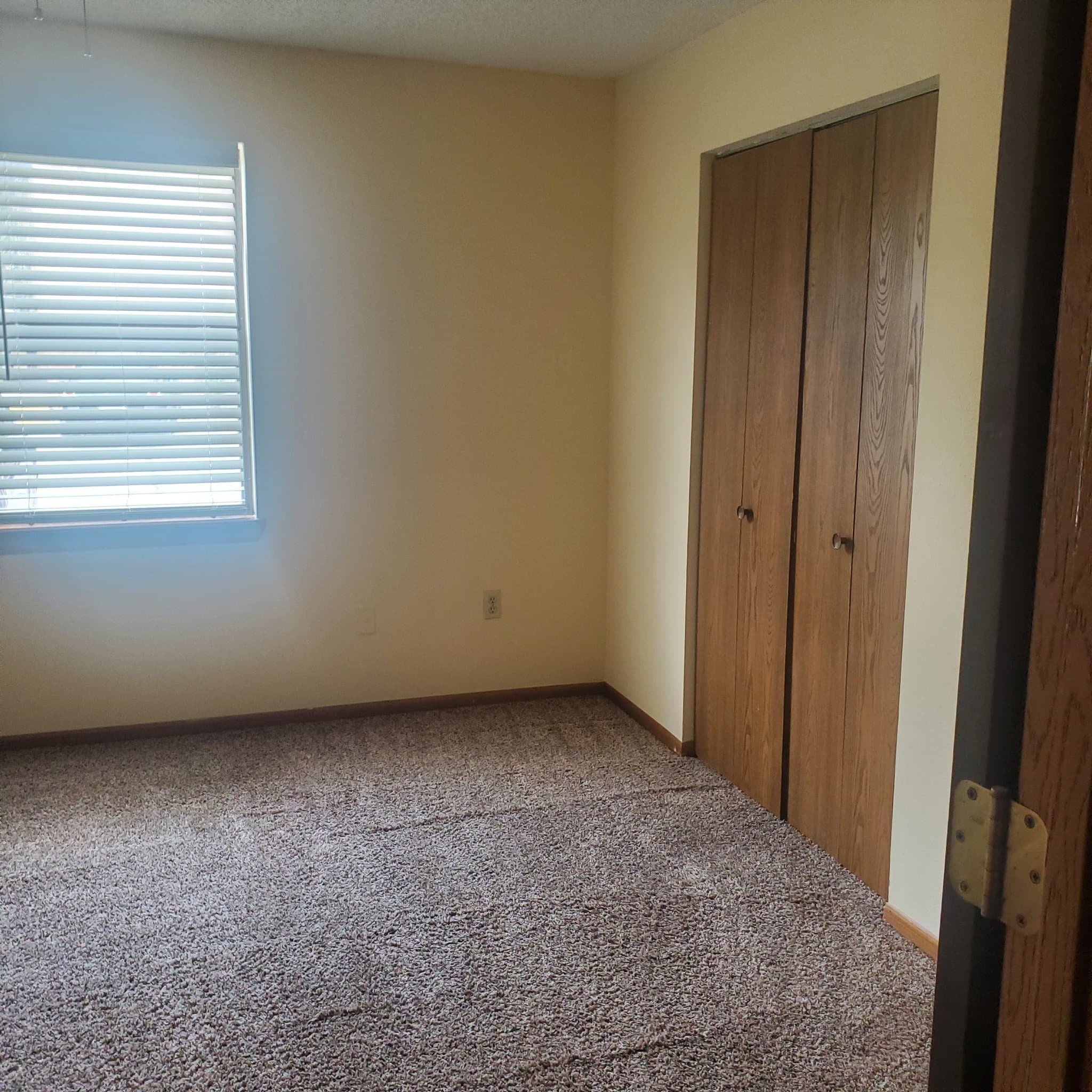 Springfield Other: 664 E Cherry