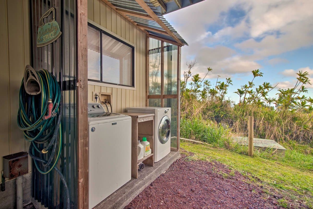 Hilo House: 2979 Kaiwiki Rd