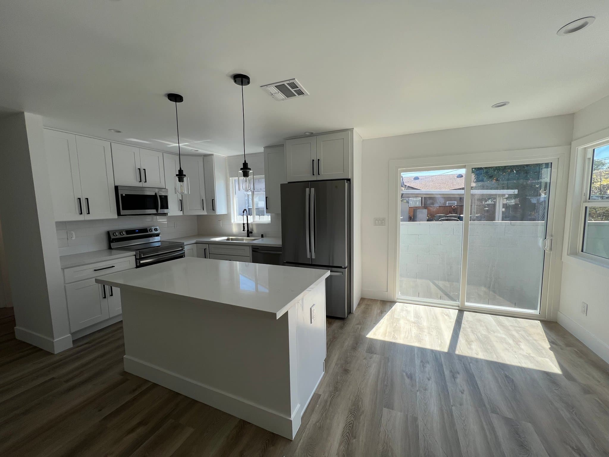 Lakewood House: 4814 Hedda St